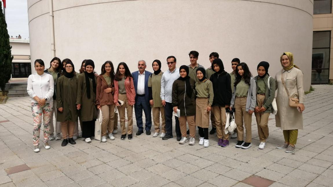 İzmir Bornova Şehit Erol Olçok İmam hatip Ortaokulu Öğrencilerine Okul Tanıtımı yapıldı. 